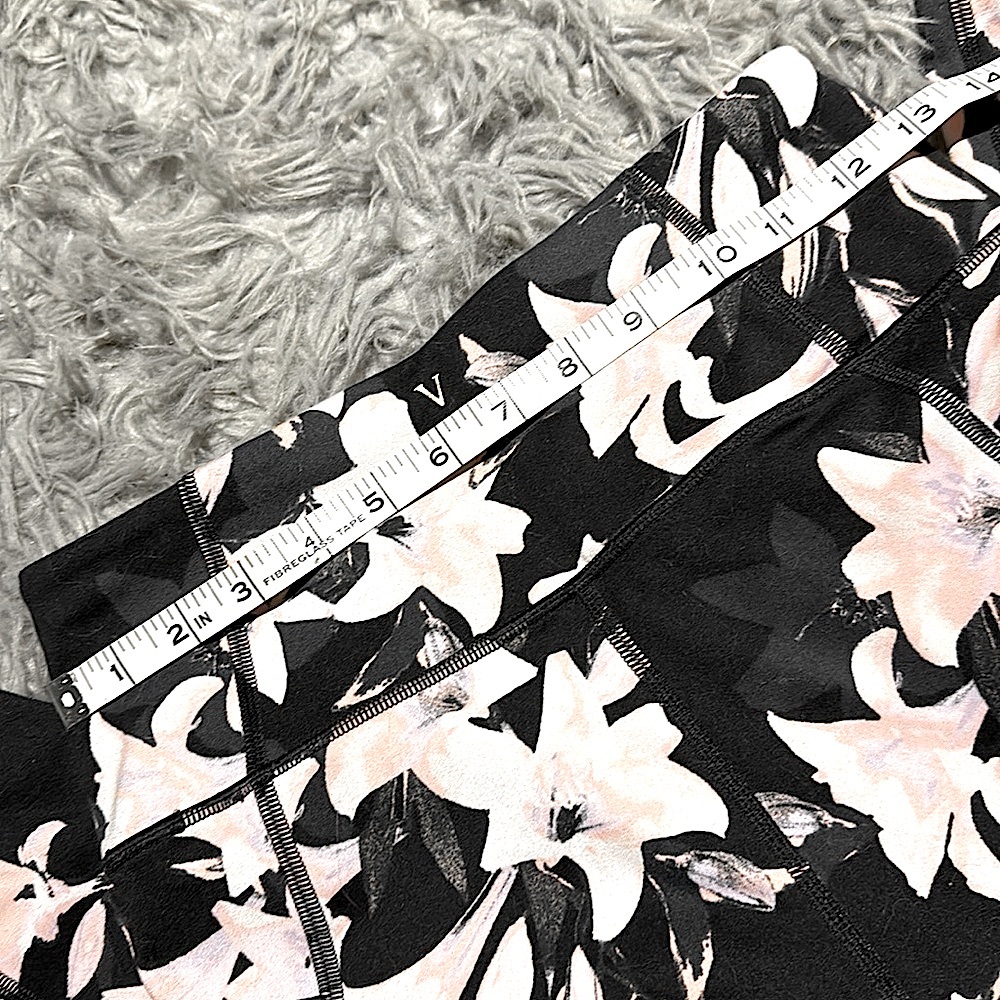 Victoria Secret Incredible Essential Floral Leggings & Sports Bra Set - Picture 6 of 10